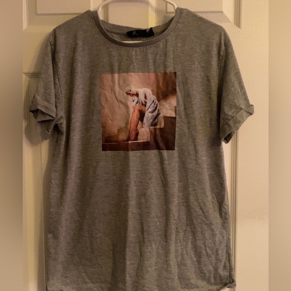 🤎 Ariana Grande Merch; Graphic Tee 🤎 - Picture 4 of 4